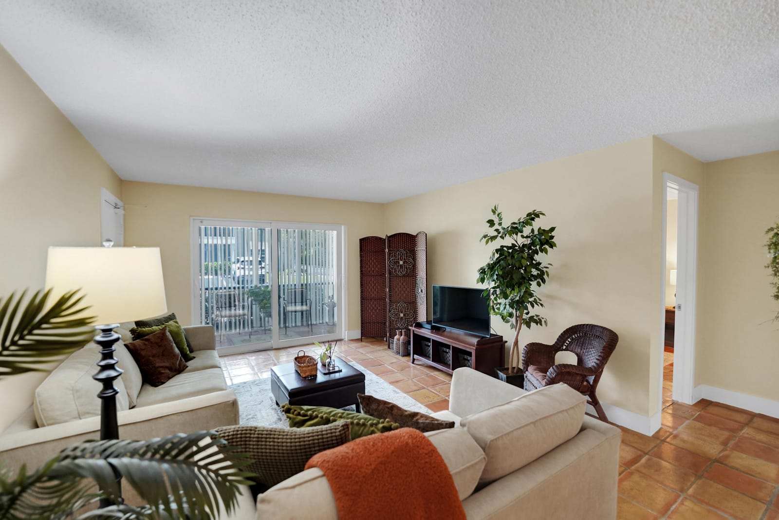 6473 BAY CLUB Drive 1 — photo 2