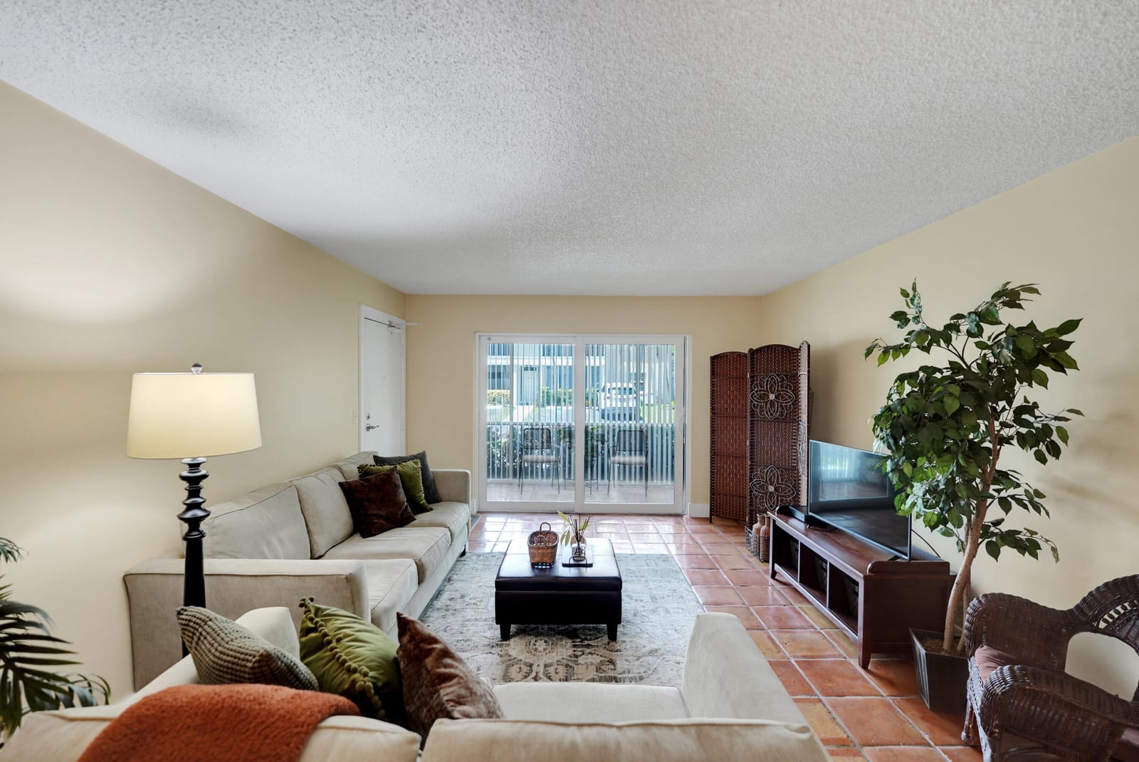 6473 BAY CLUB Drive 1 — photo 3