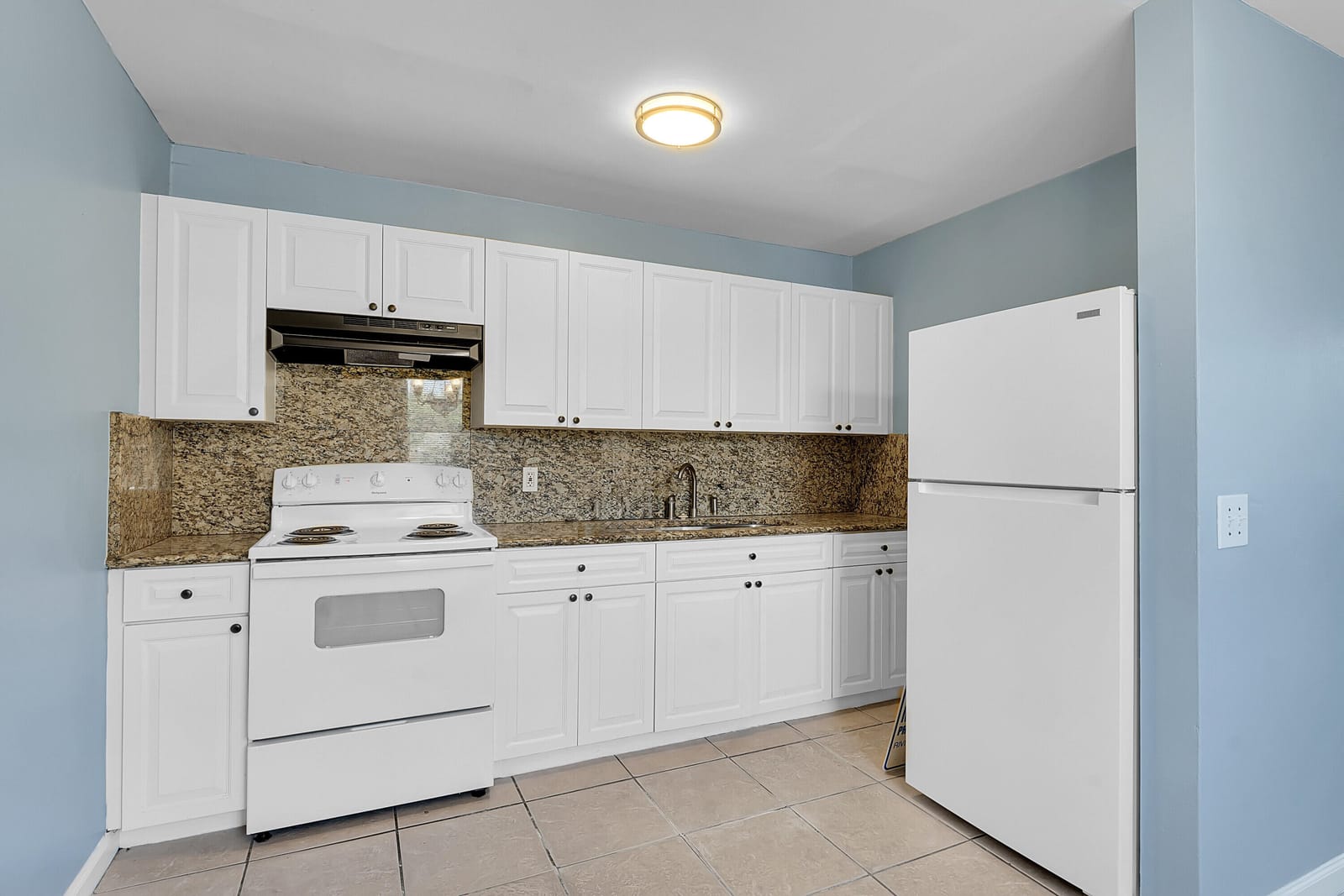 1208 W 32ND Street — photo 3