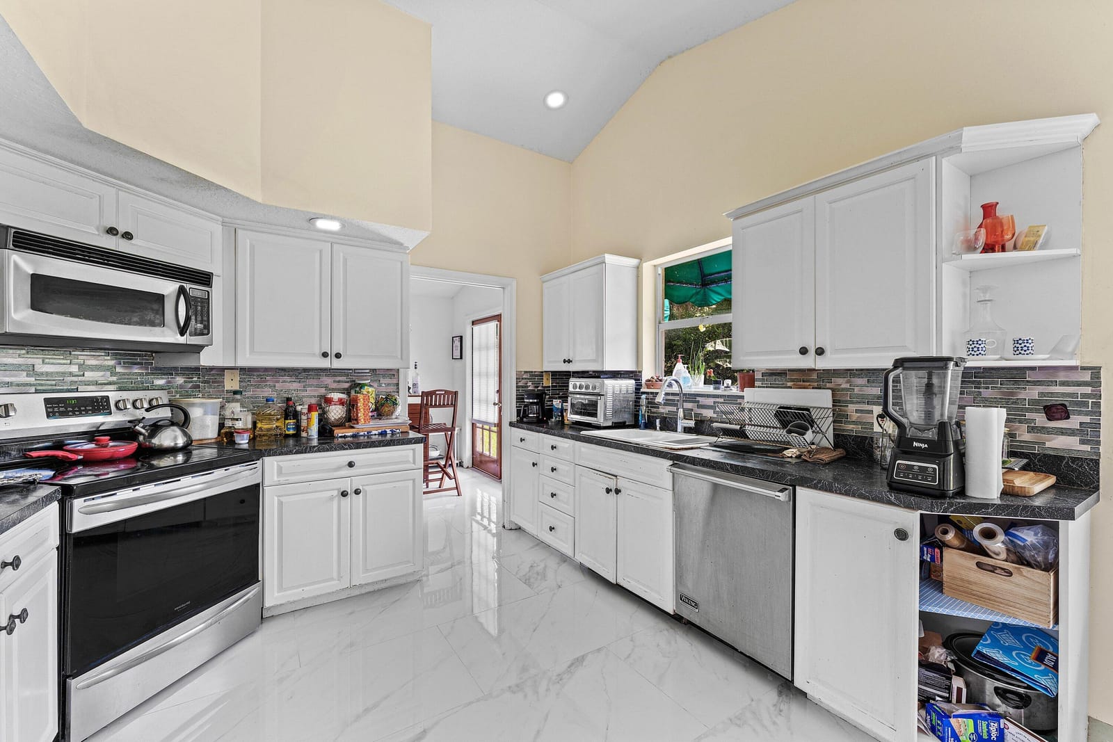 2350 NW 5TH Avenue — photo 12