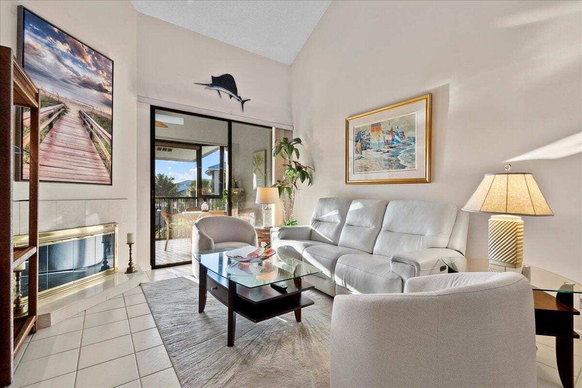 143 Bay Colony Drive N, Juno Beach, FL 33408 photo 11
