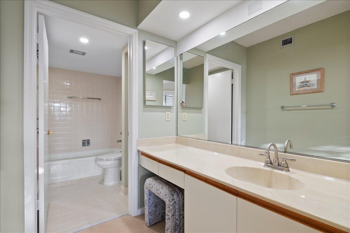 143 Bay Colony Drive N, Juno Beach, FL 33408 photo 20