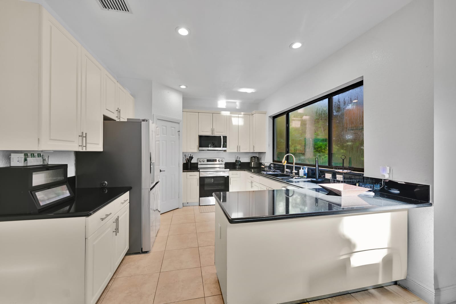 11695 NW 2ND Street, Plantation, FL 33325 photo 18