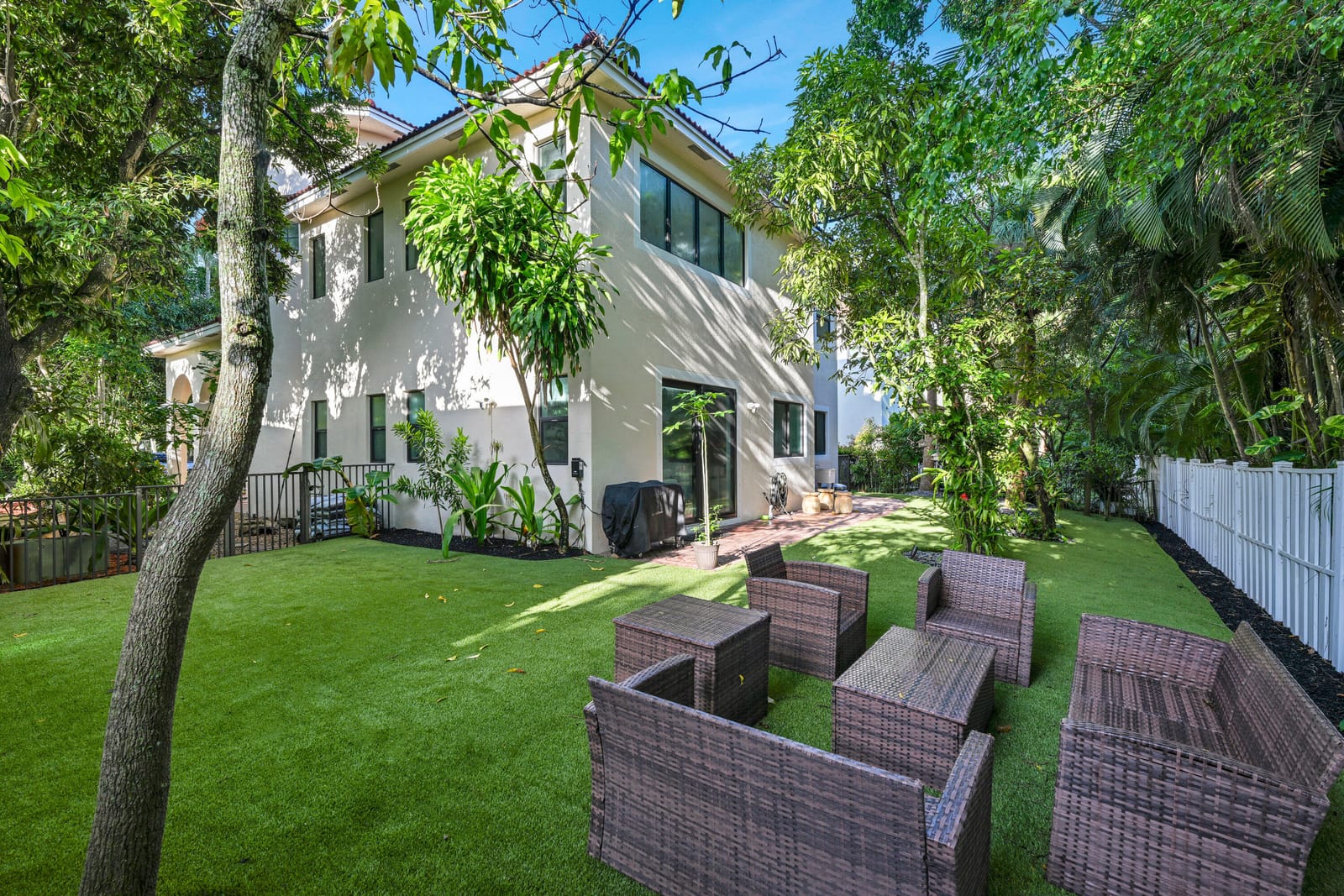 11695 NW 2ND Street — photo 4