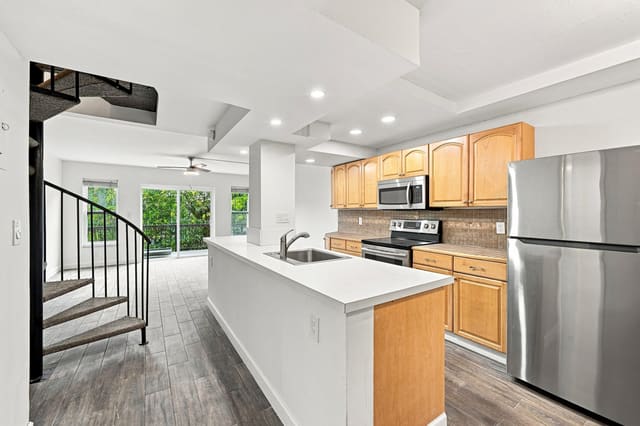 640 TENNIS CLUB Drive 307, Fort Lauderdale, FL 33311