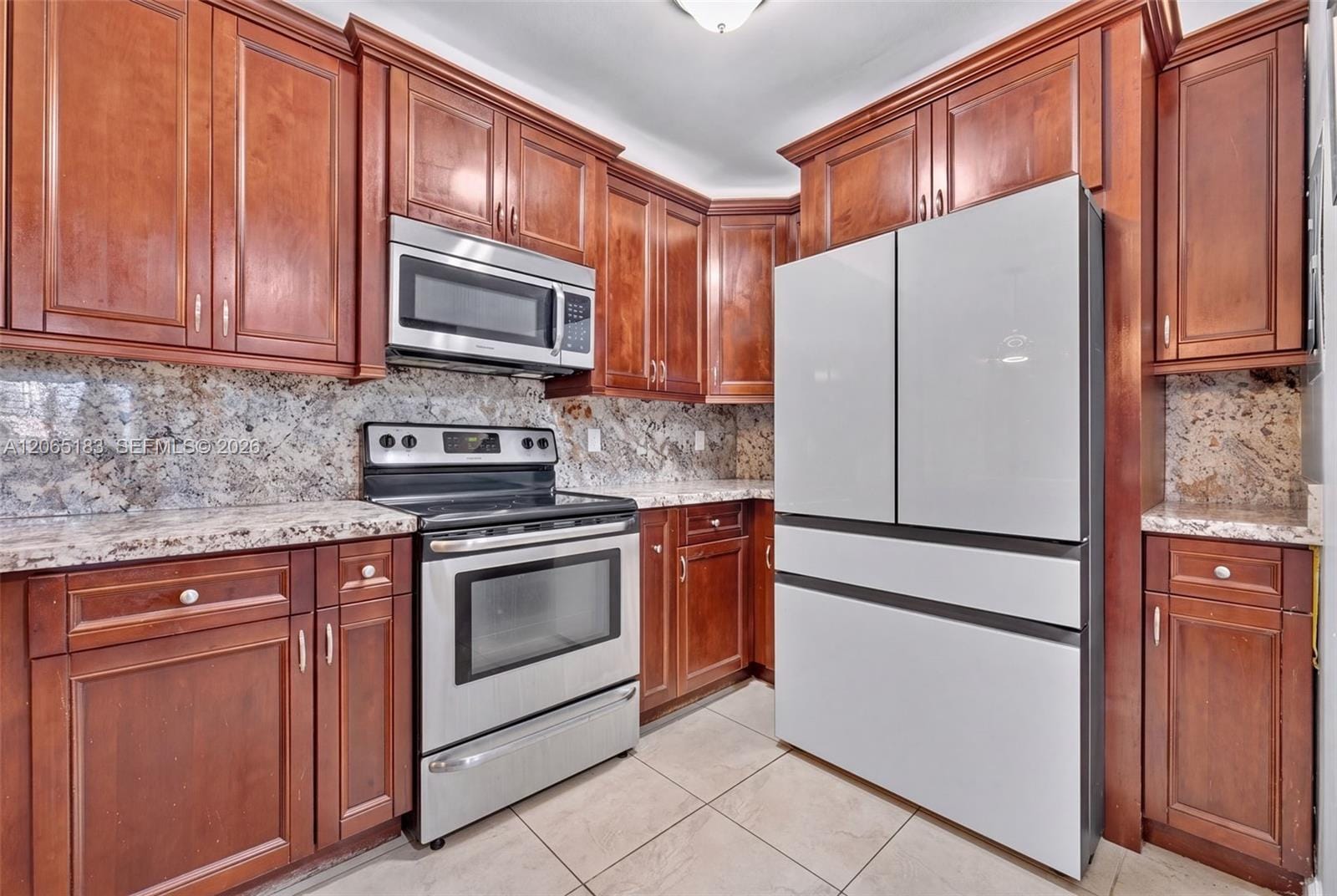 3007 N Oakland Forest Drive 107 — photo 2