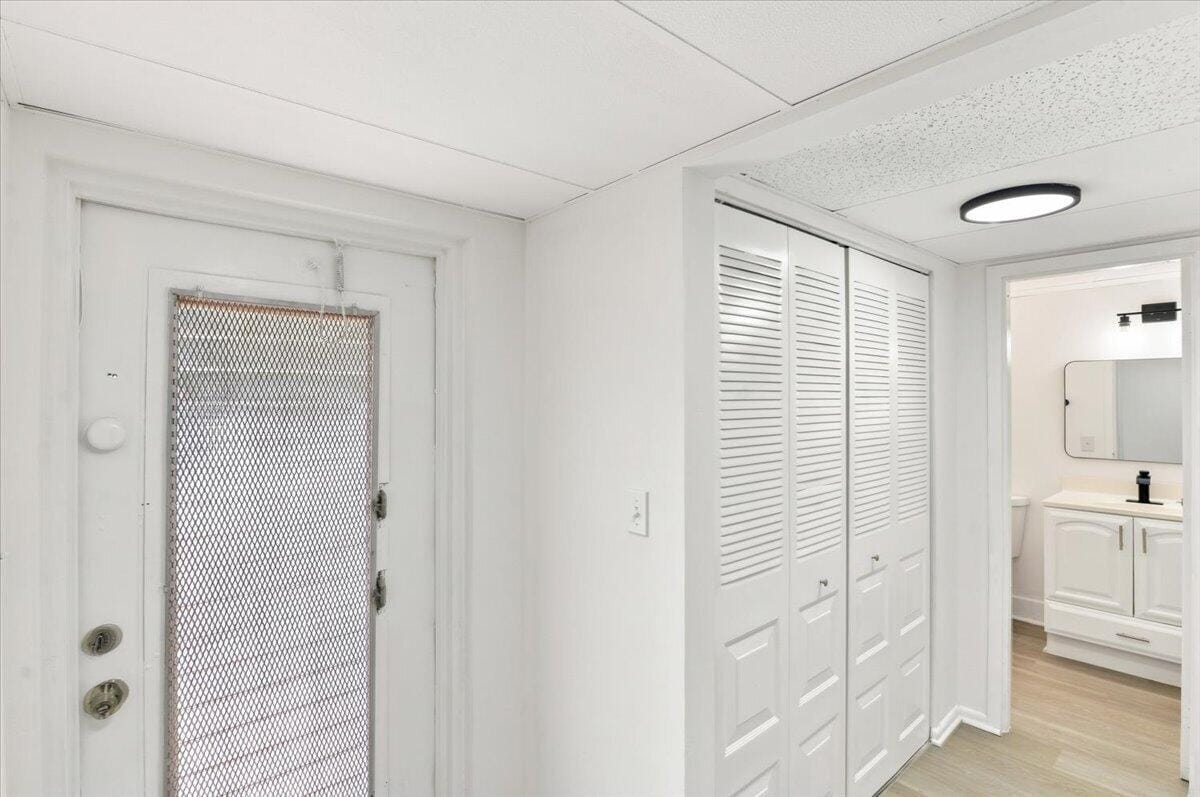 1050 COUNTRY CLUB Drive 306, Margate, FL 33063 photo 14