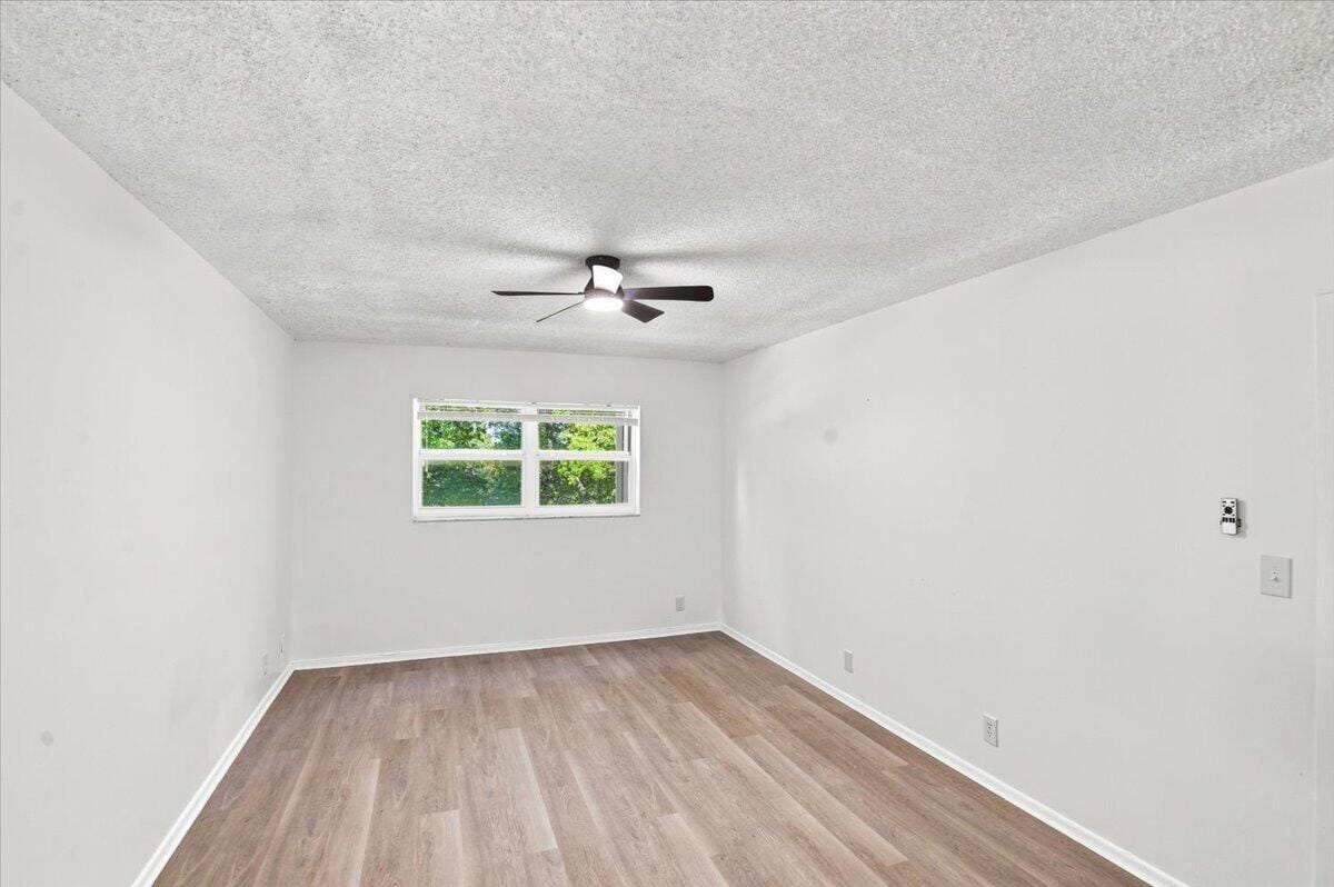 1050 COUNTRY CLUB Drive 306, Margate, FL 33063 photo 23