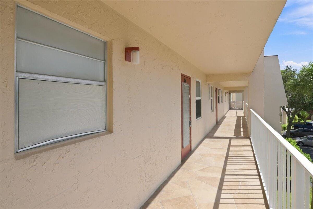 1050 COUNTRY CLUB Drive 306 — photo 8