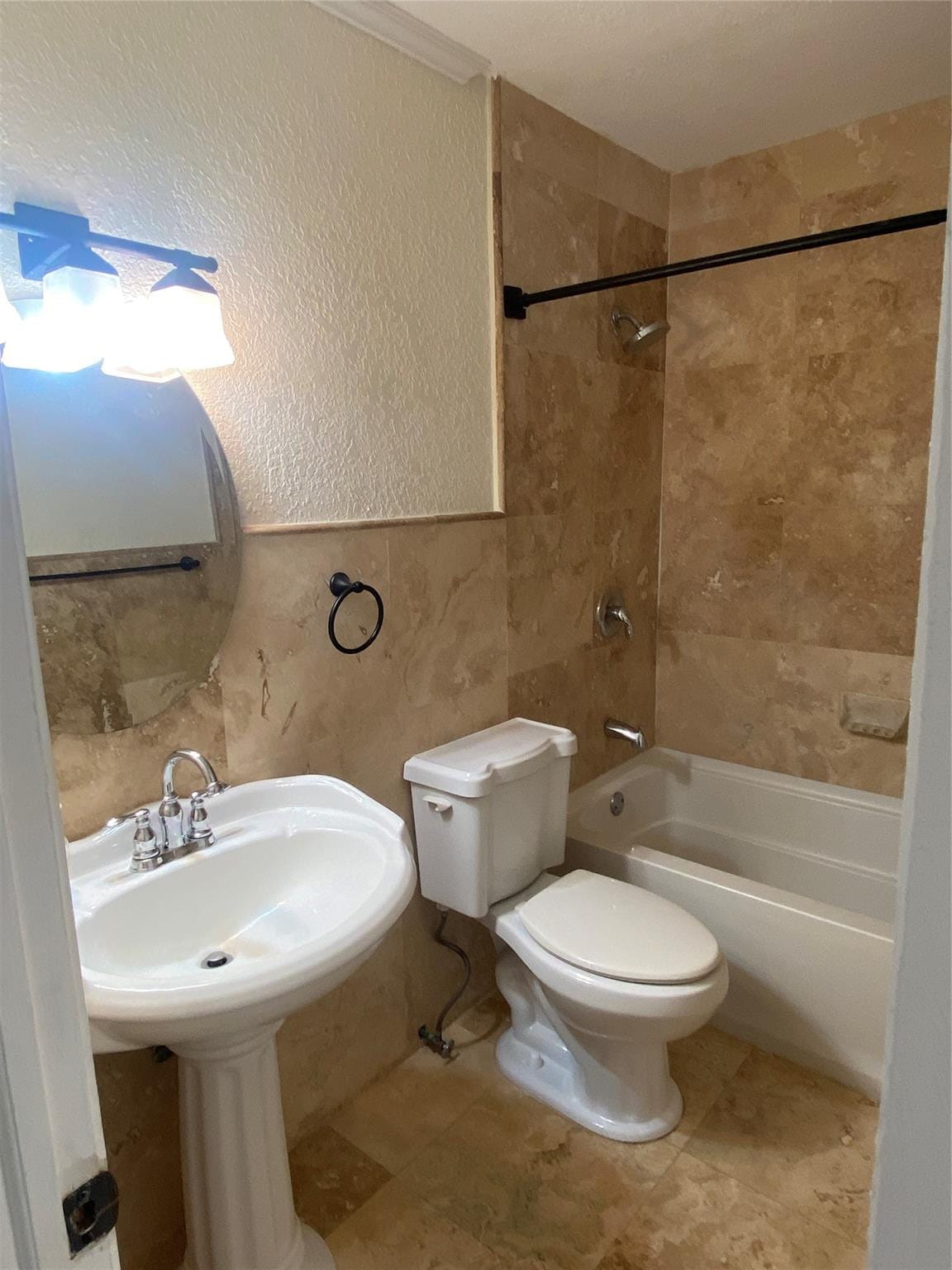 2200 NE 66th Street 1412 — photo 12