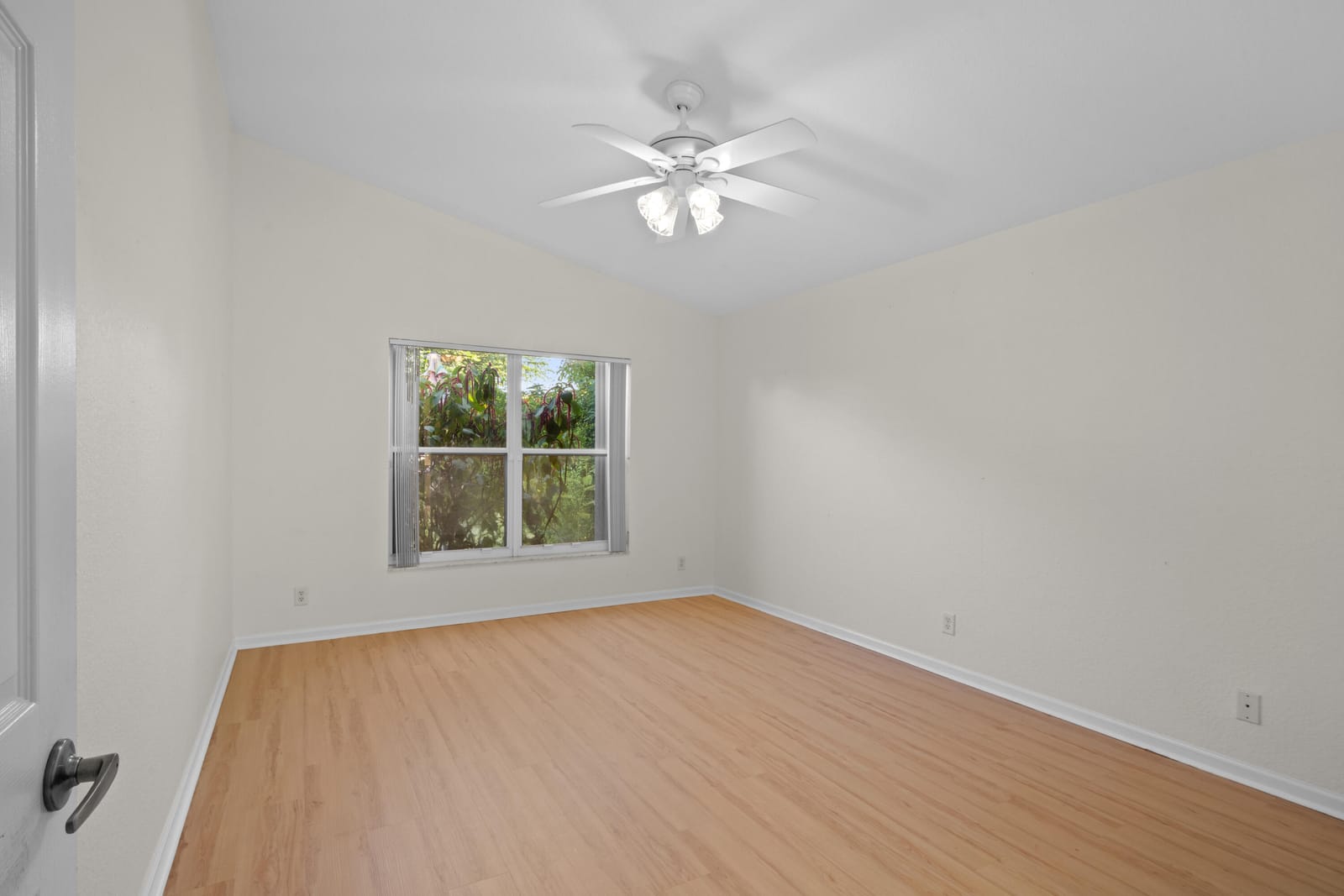 4977 Victoria Circle — photo 12