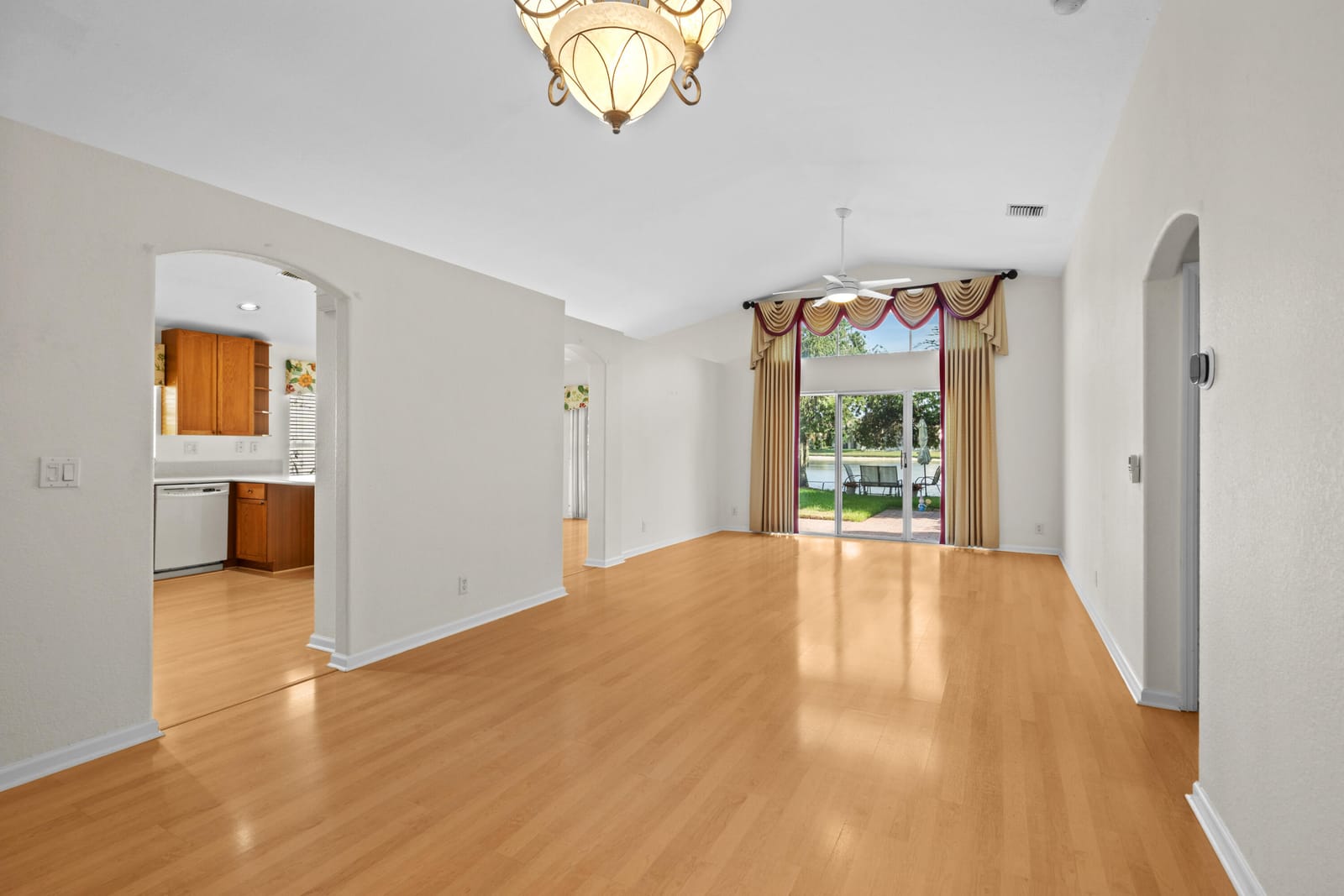 4977 Victoria Circle — photo 9