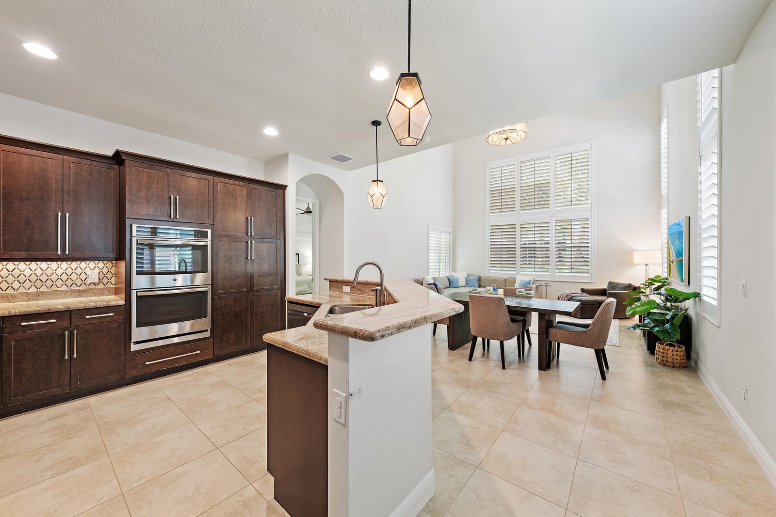 1025 Piccadilly Street — photo 3