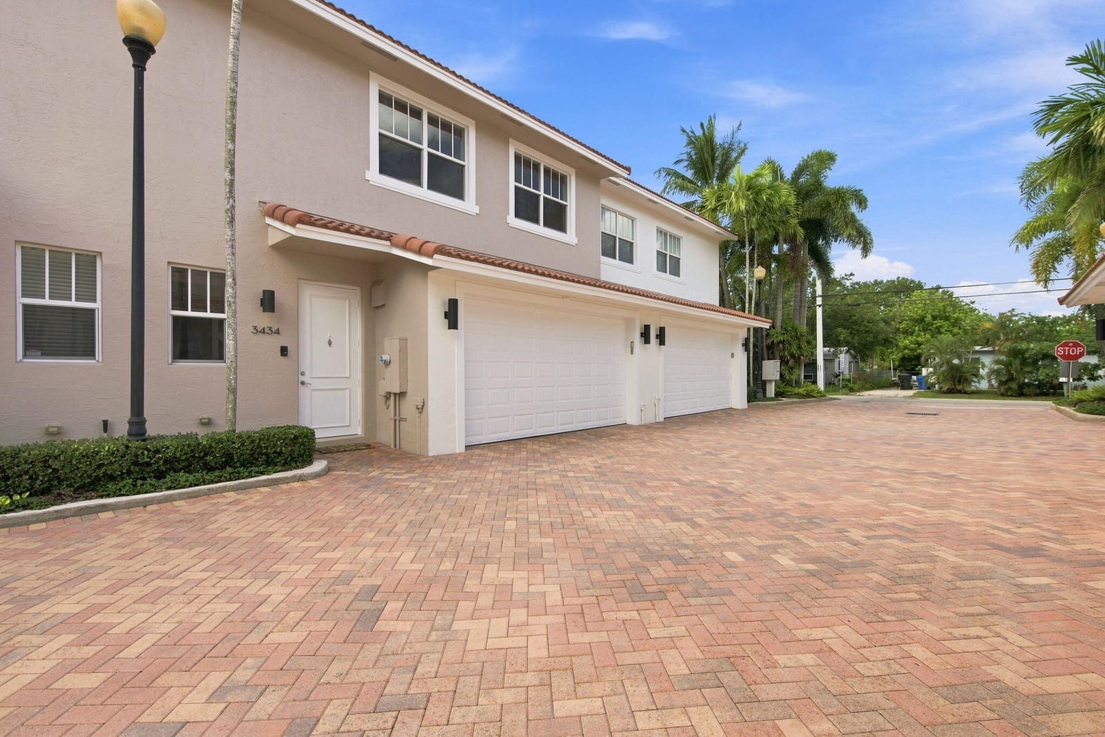 3434 NE 13TH Avenue, Oakland Park, FL 33334 photo 1