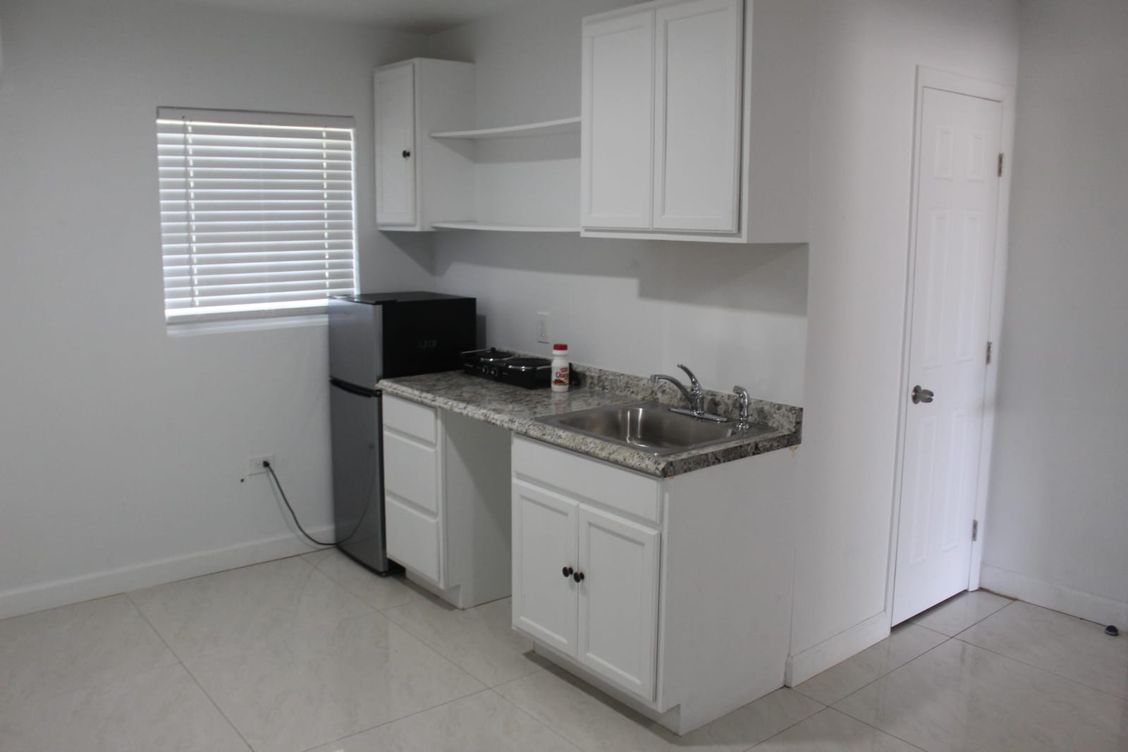 4434 VENUS Avenue c — photo 6
