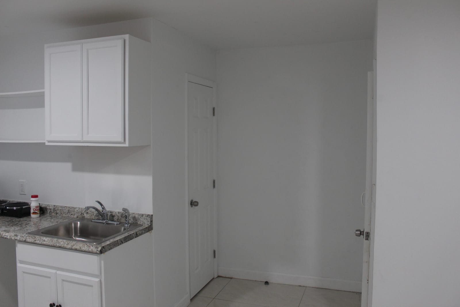 4434 VENUS Avenue c — photo 8