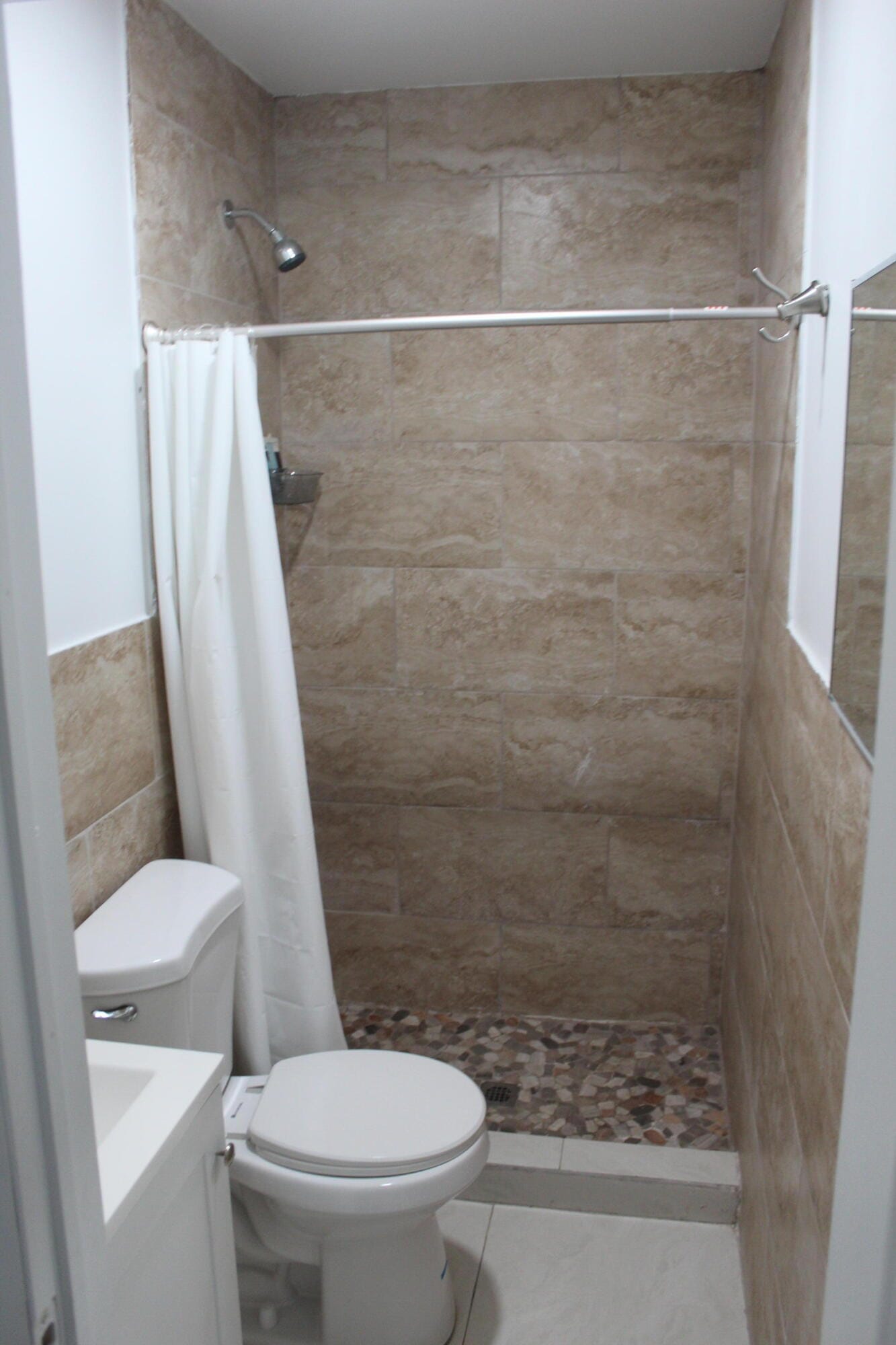 4434 VENUS Avenue c — photo 9