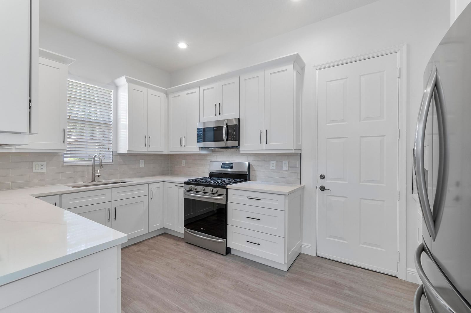 542 TOMAHAWK Court — photo 9
