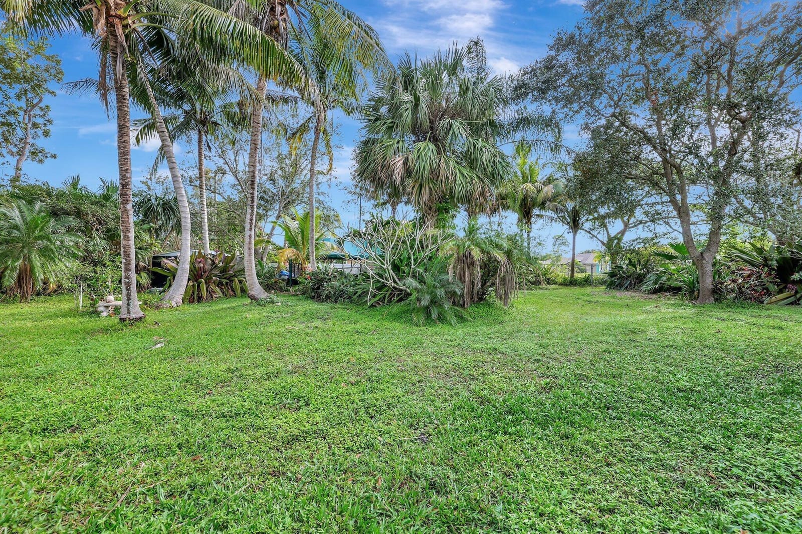 673 SE DAMASK Avenue, Port St. Lucie, FL 34983