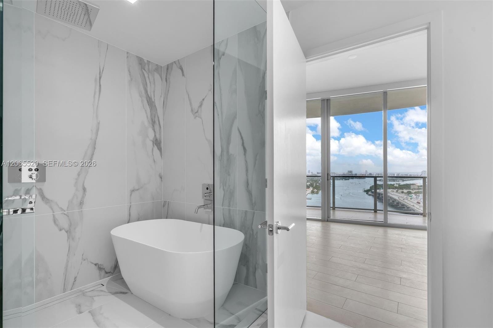 1400 Biscayne Boulevard 2905, Miami, FL 33132 photo 9