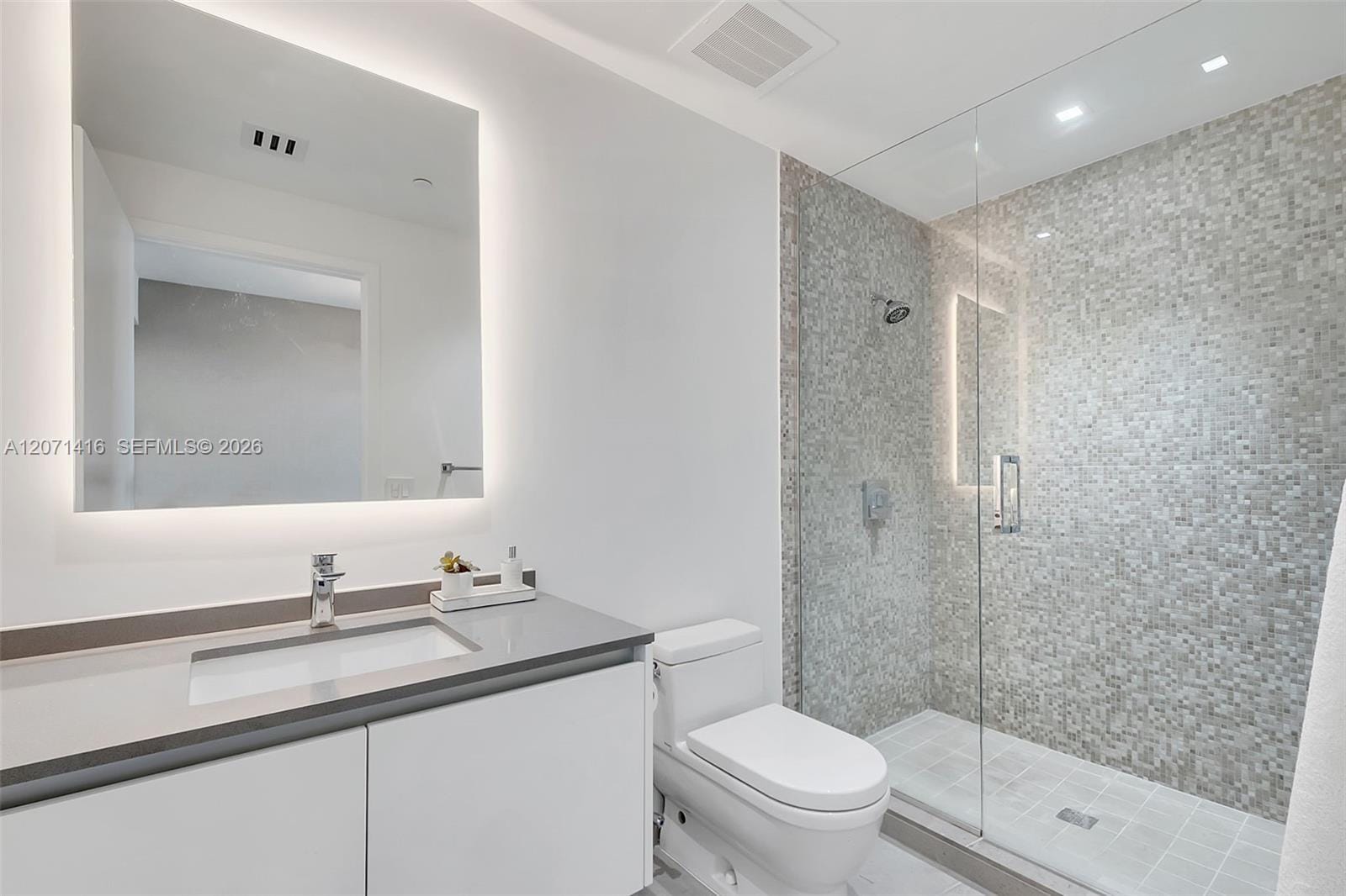 68 SE 6th Street 3911, Miami, FL 33131 photo 17
