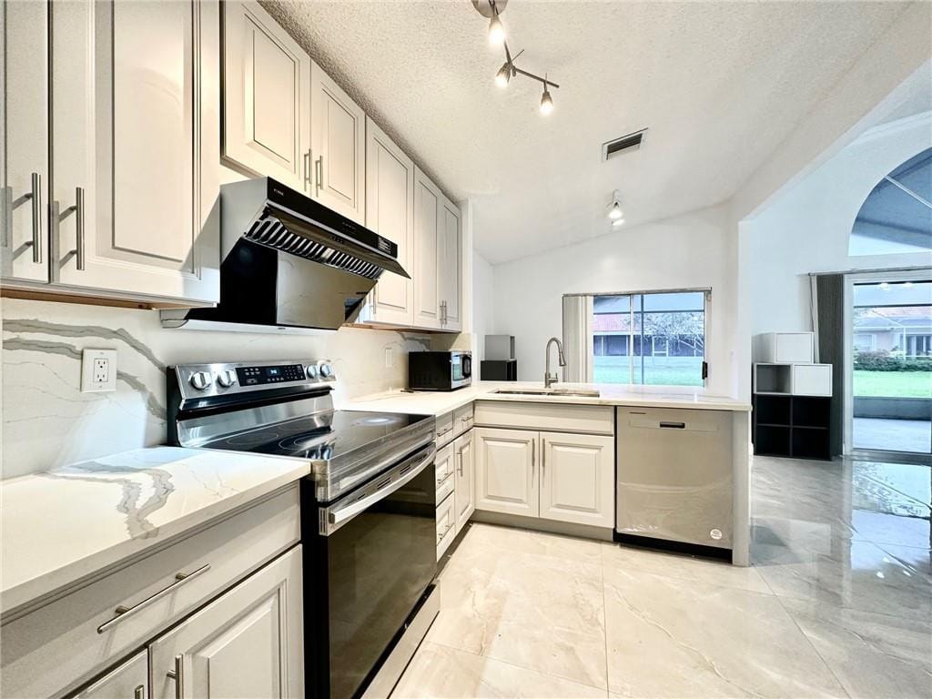 2710 BOGOTA Avenue — photo 9