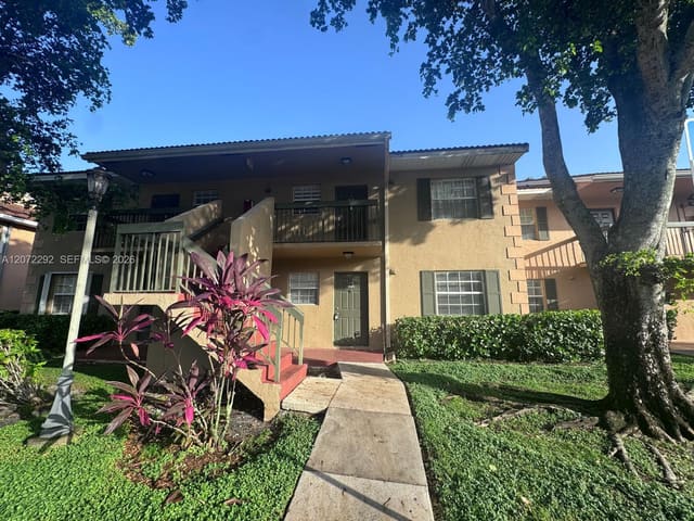 10381 NW 8th Street 102, Pembroke Pines, FL 33026