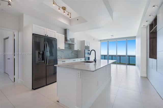 888 Biscayne Boulevard 4804, Miami, FL 33132