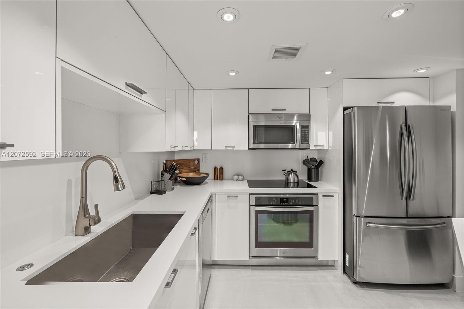 650 West Avenue 709, Miami Beach, FL 33139 photo 22