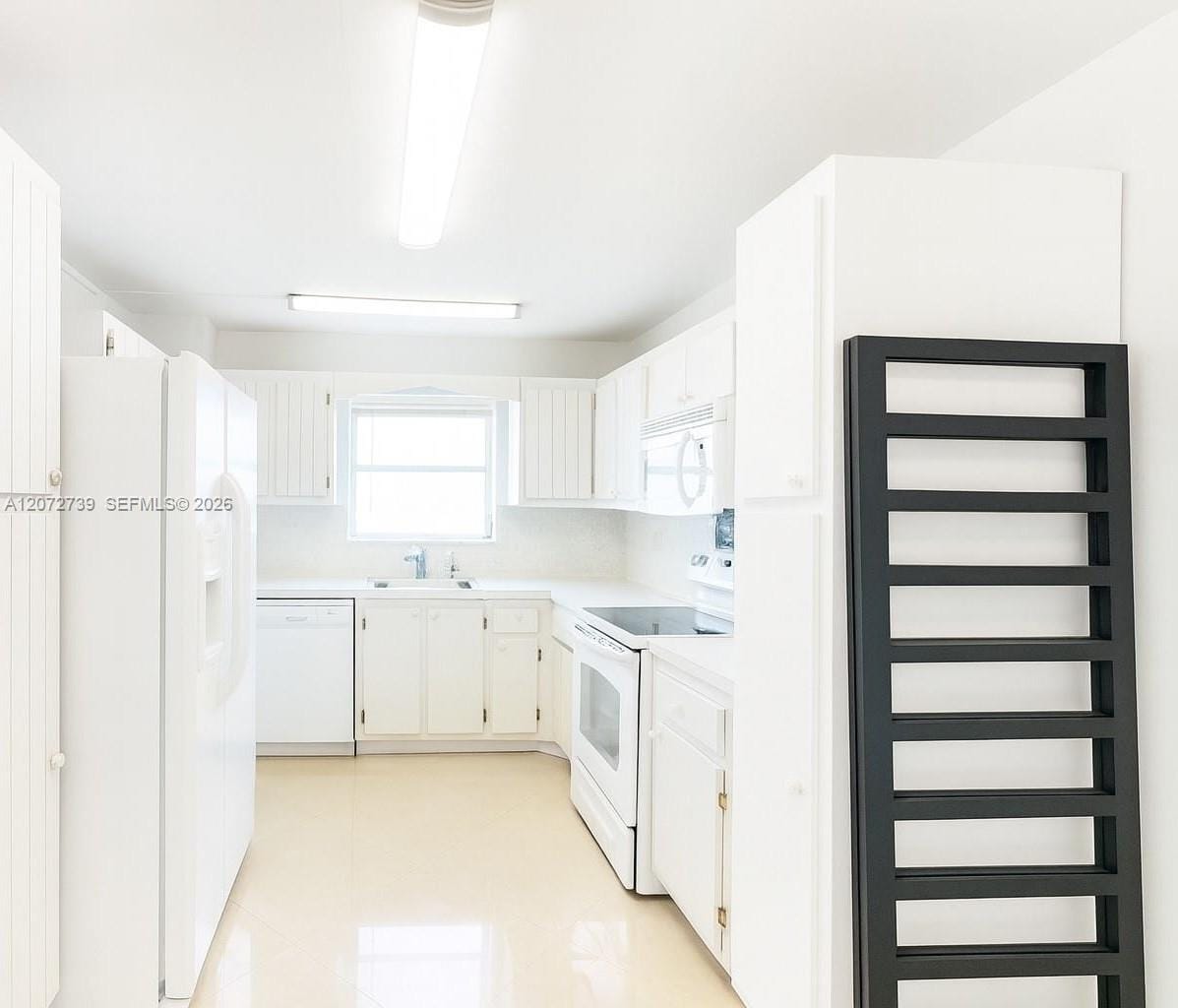 2780 NE 183rd Street 717 — photo 9