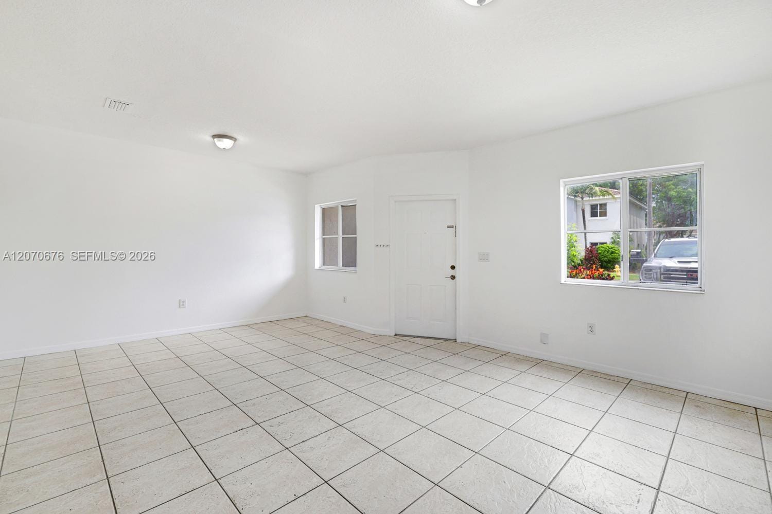 1700 SE 31st Court — photo 2
