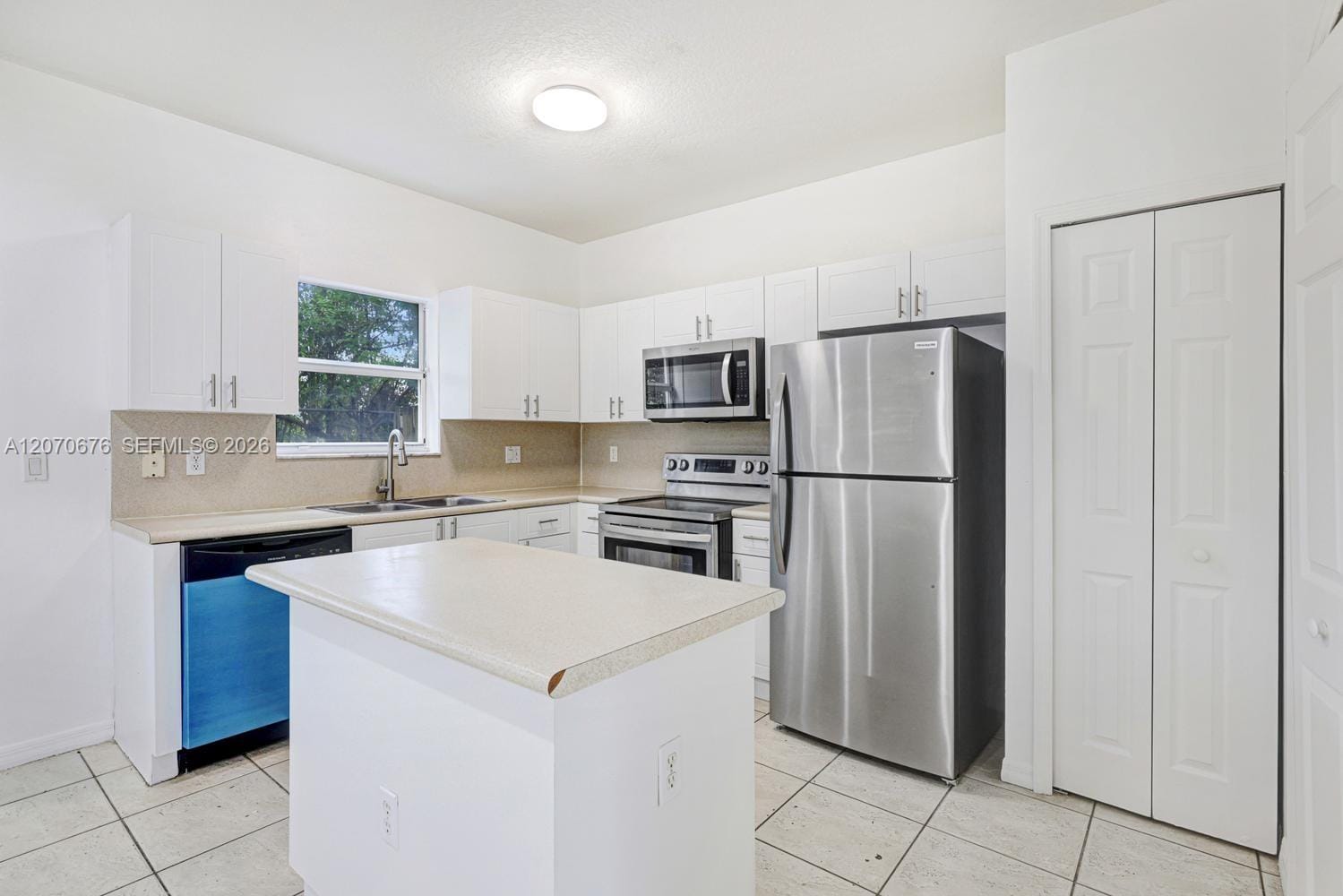 1700 SE 31st Court — photo 4