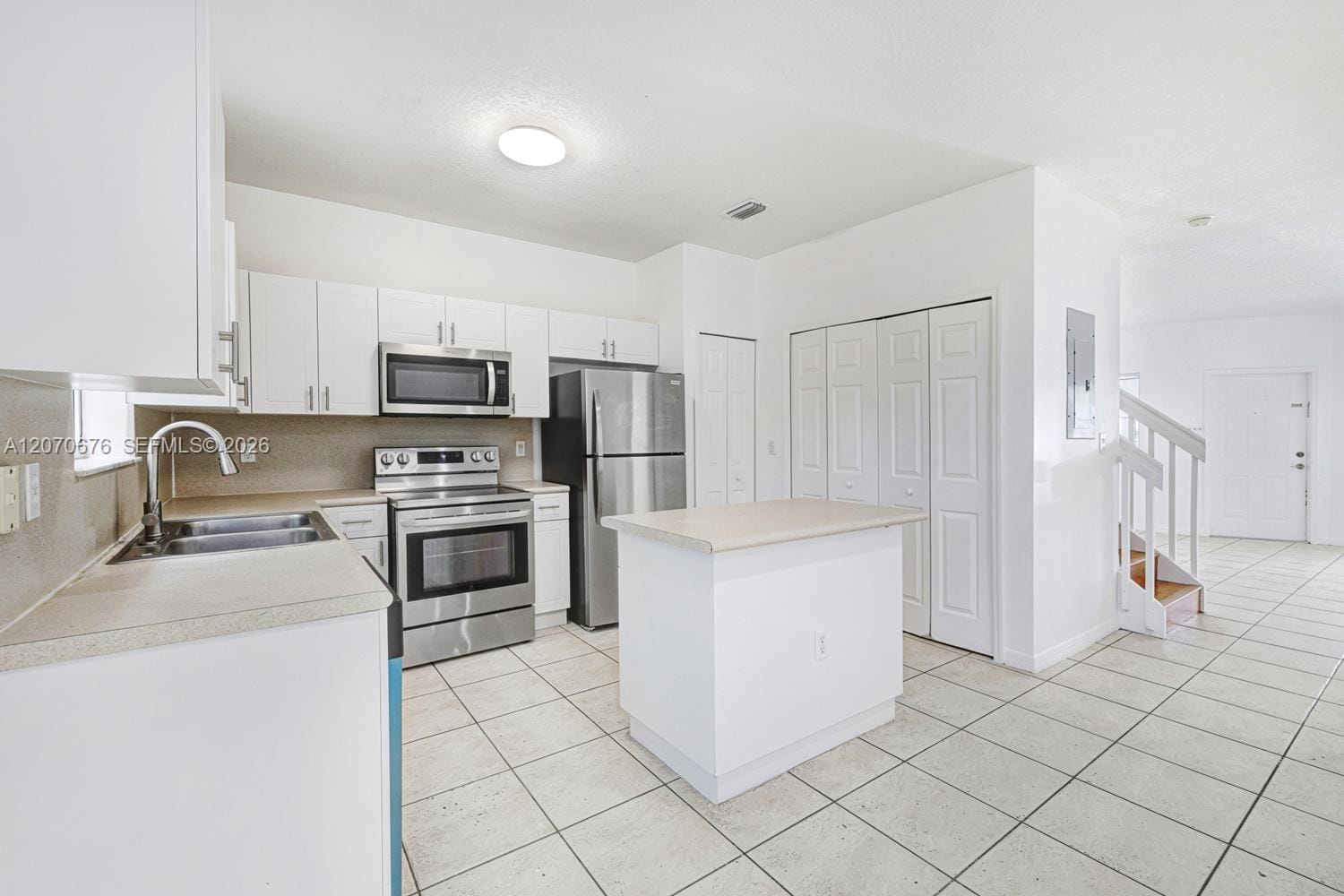 1700 SE 31st Court — photo 6