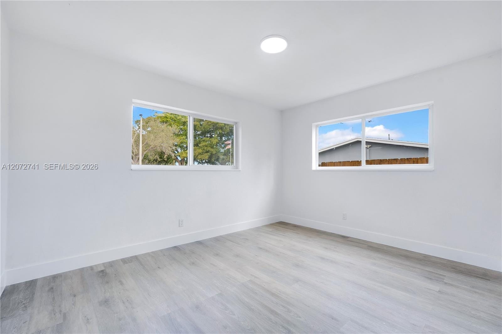 40 SE 3rd Terrace — photo 2
