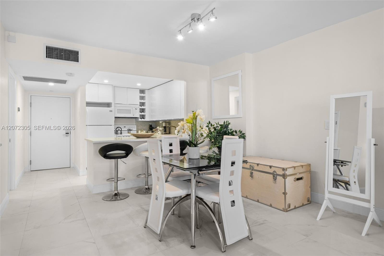 2301 Collins Avenue 1014 — photo 3