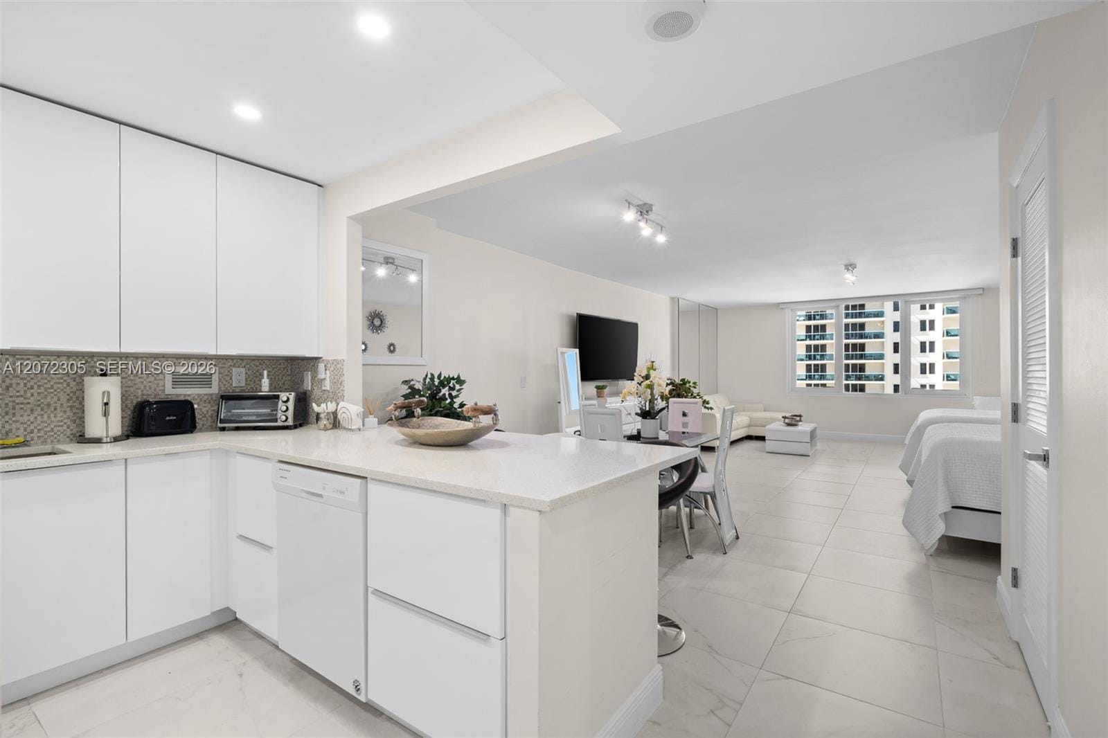 2301 Collins Avenue 1014 — photo 6