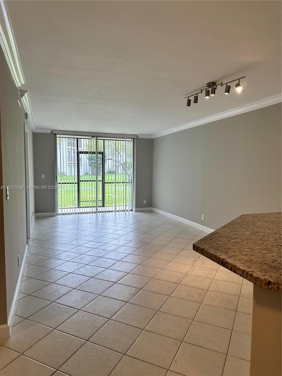 8750 N Sherman Circle 103 — photo 4