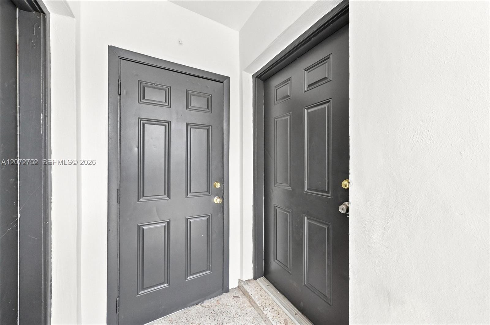 219 NW 10th Avenue APT #4 — photo 2