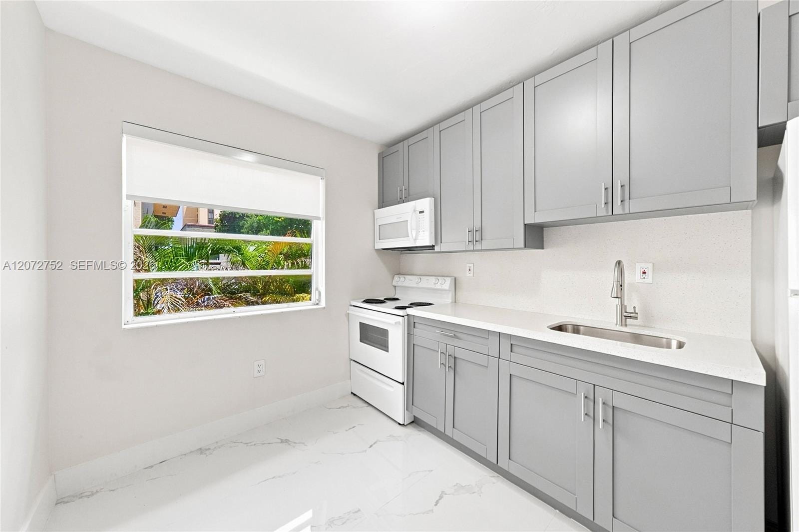 219 NW 10th Avenue APT #4 — photo 4