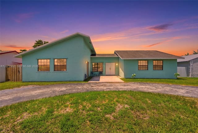 16604 SW 104th Court, Miami, FL 33157