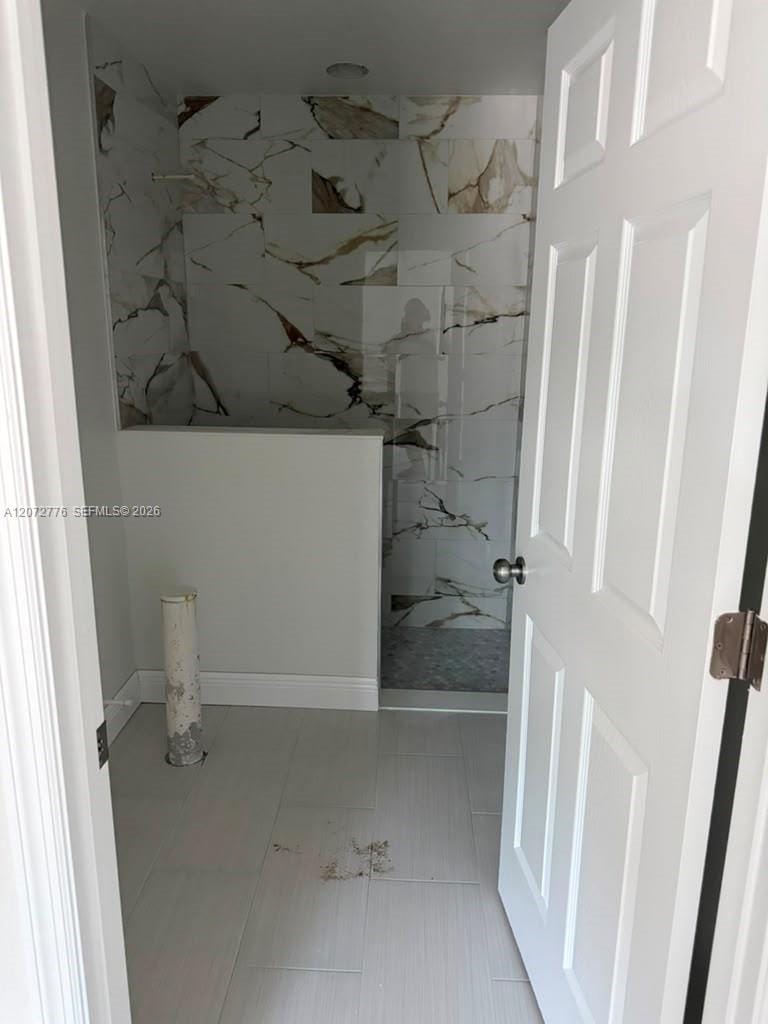 220 E Canal Way NE — photo 2