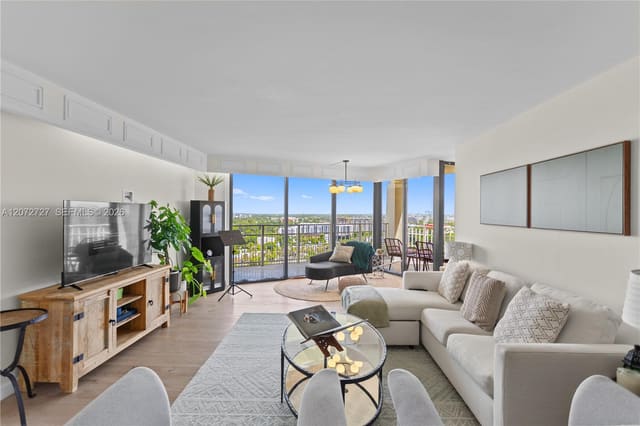 1000 Quayside Terrace TS-05, Miami, FL 33138