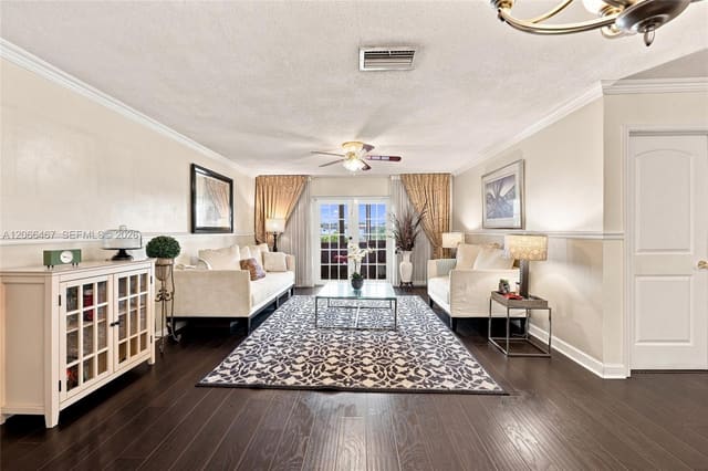 5900 NW 17th Place 203, Lakeside Manor North Cond, Sunrise, FL
