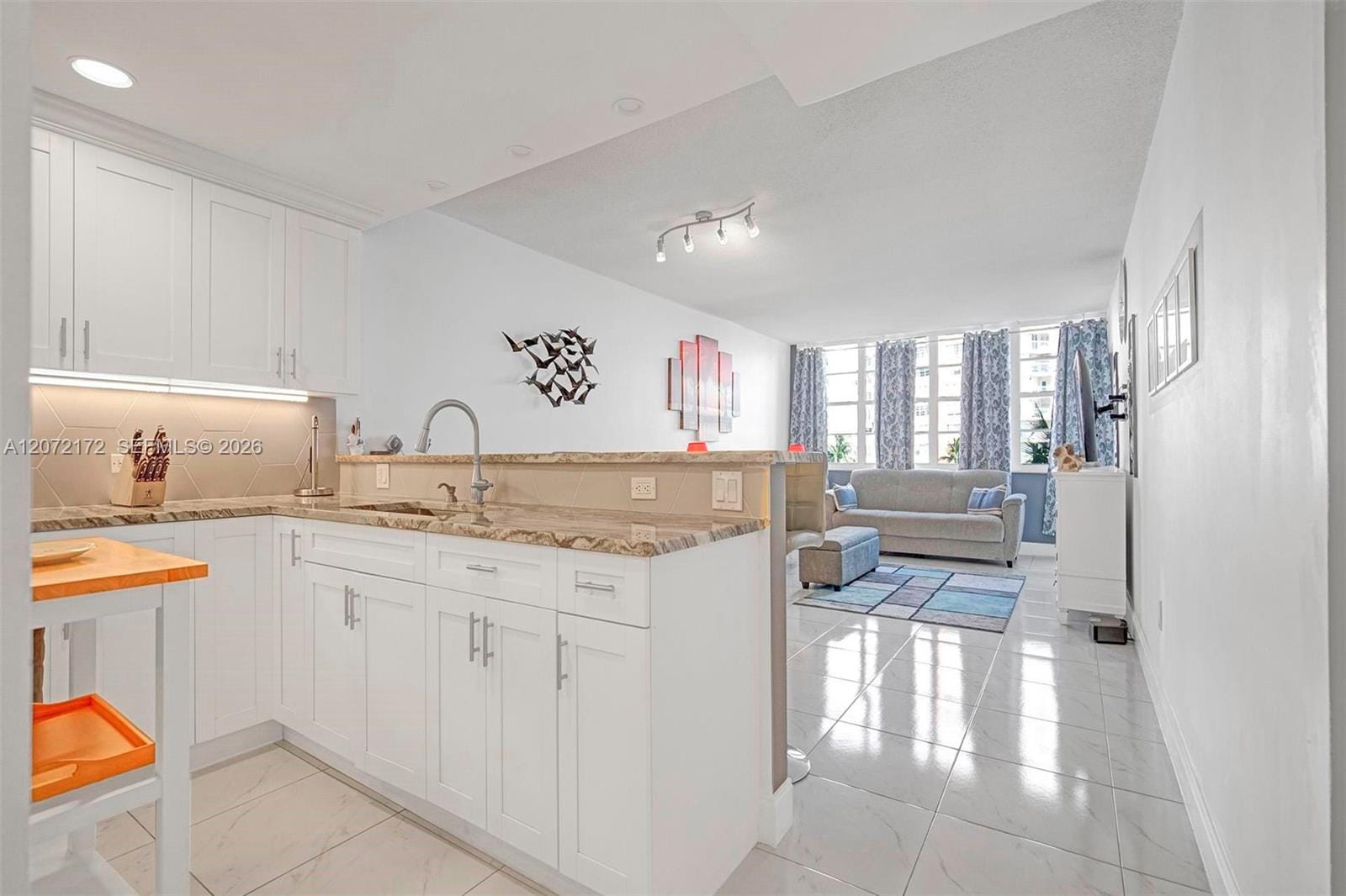 1351 NE Miami Gardens Drive 424E — photo 2
