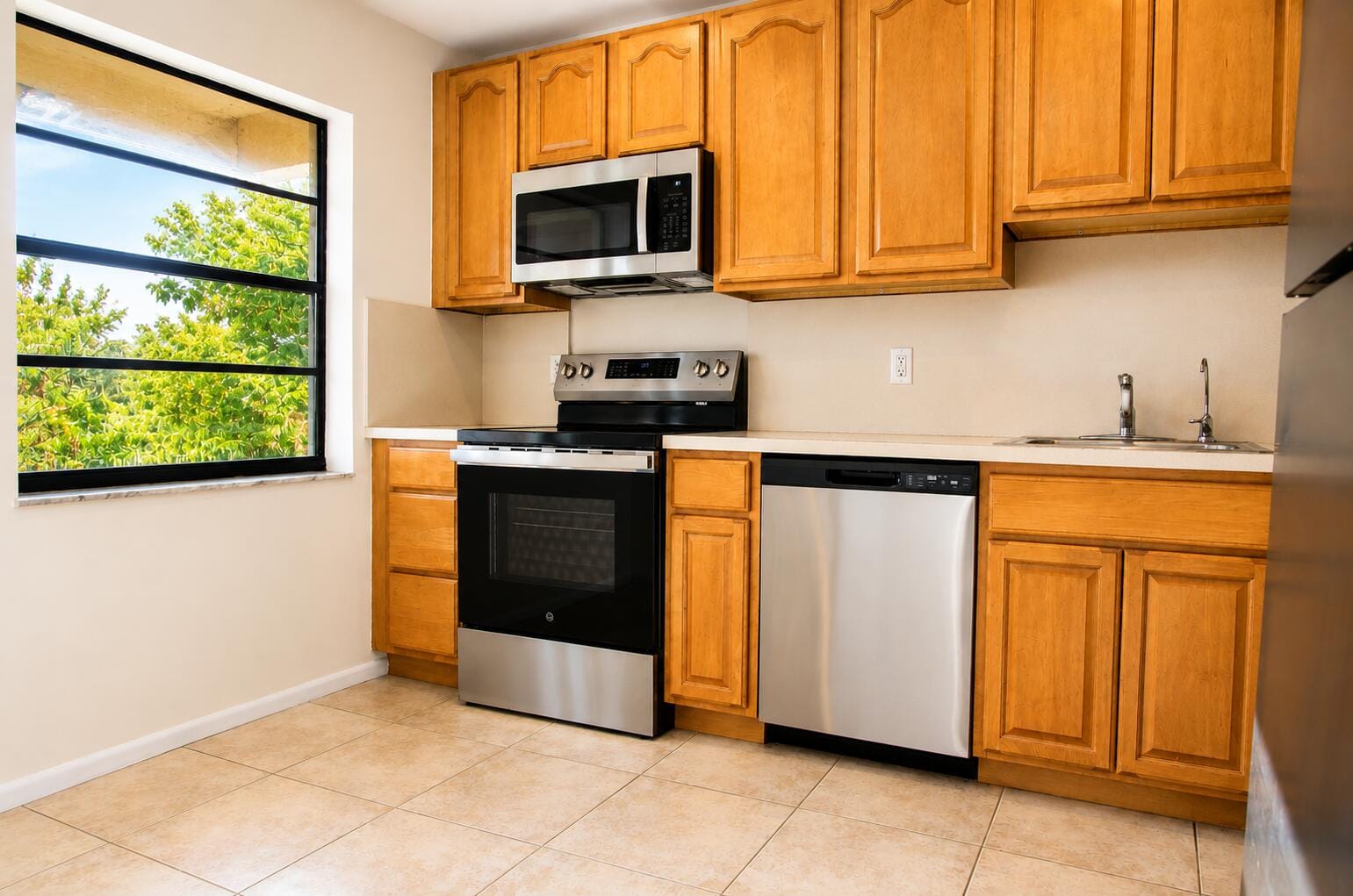 9307 Vista Del Lago 17B — photo 12