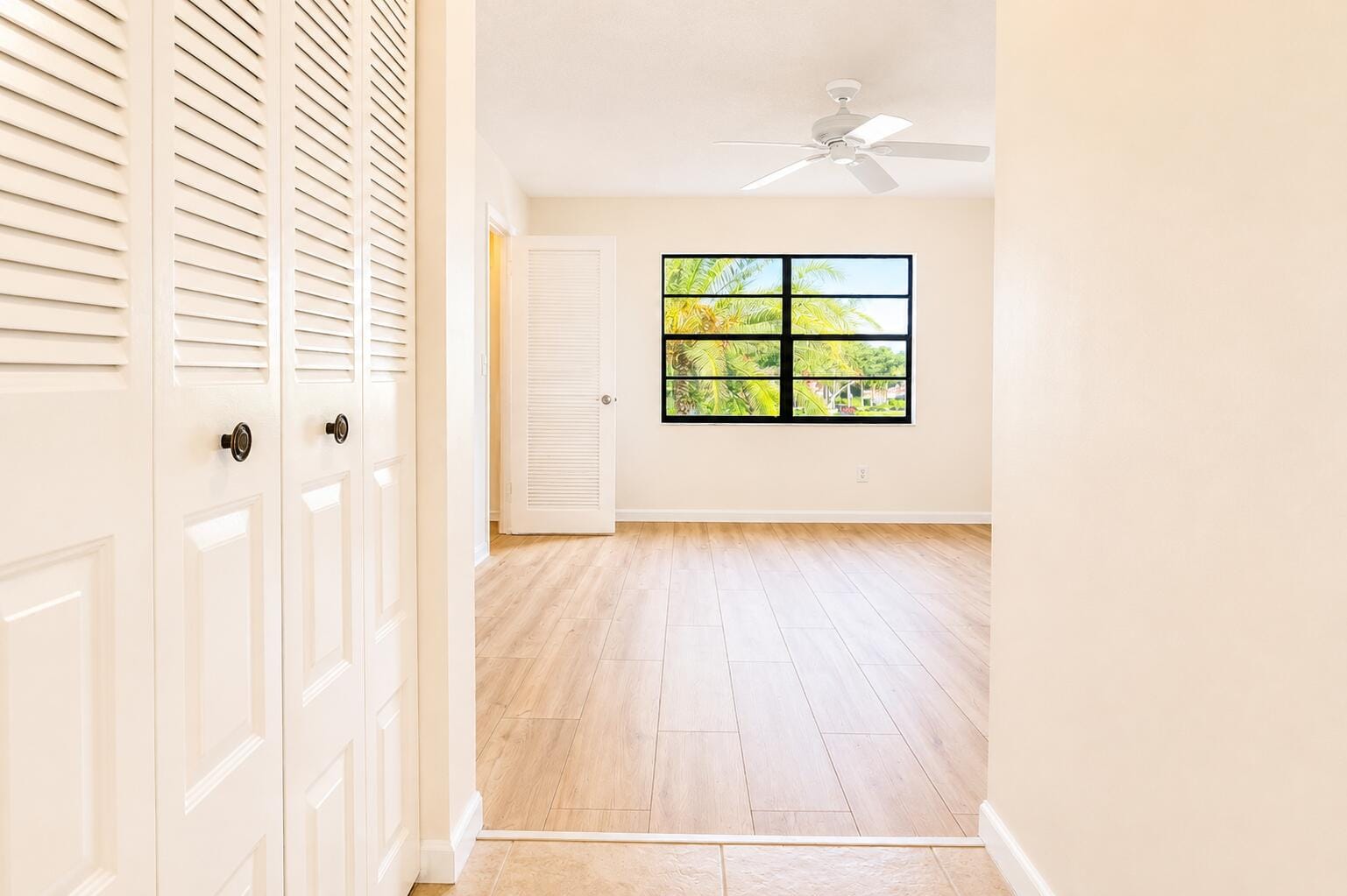 9307 Vista Del Lago 17B — photo 8
