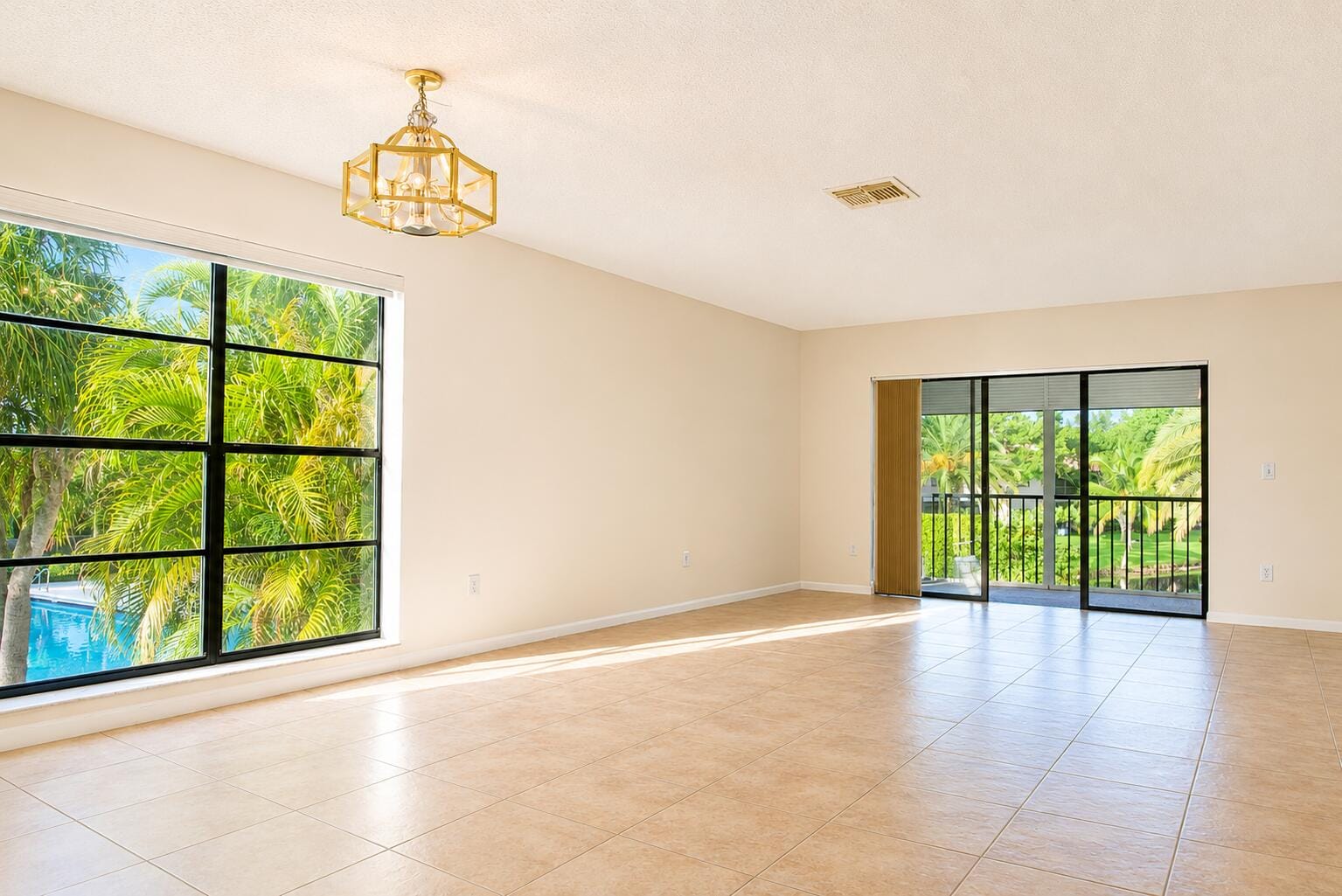 9307 Vista Del Lago 17B, Boca Raton, FL 33428