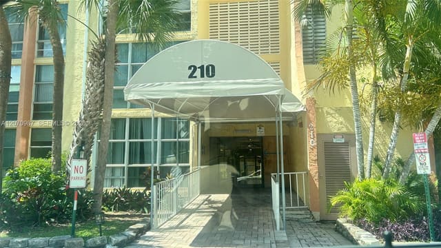 210 172nd Street 228, Sunny Isles Beach, FL 33160