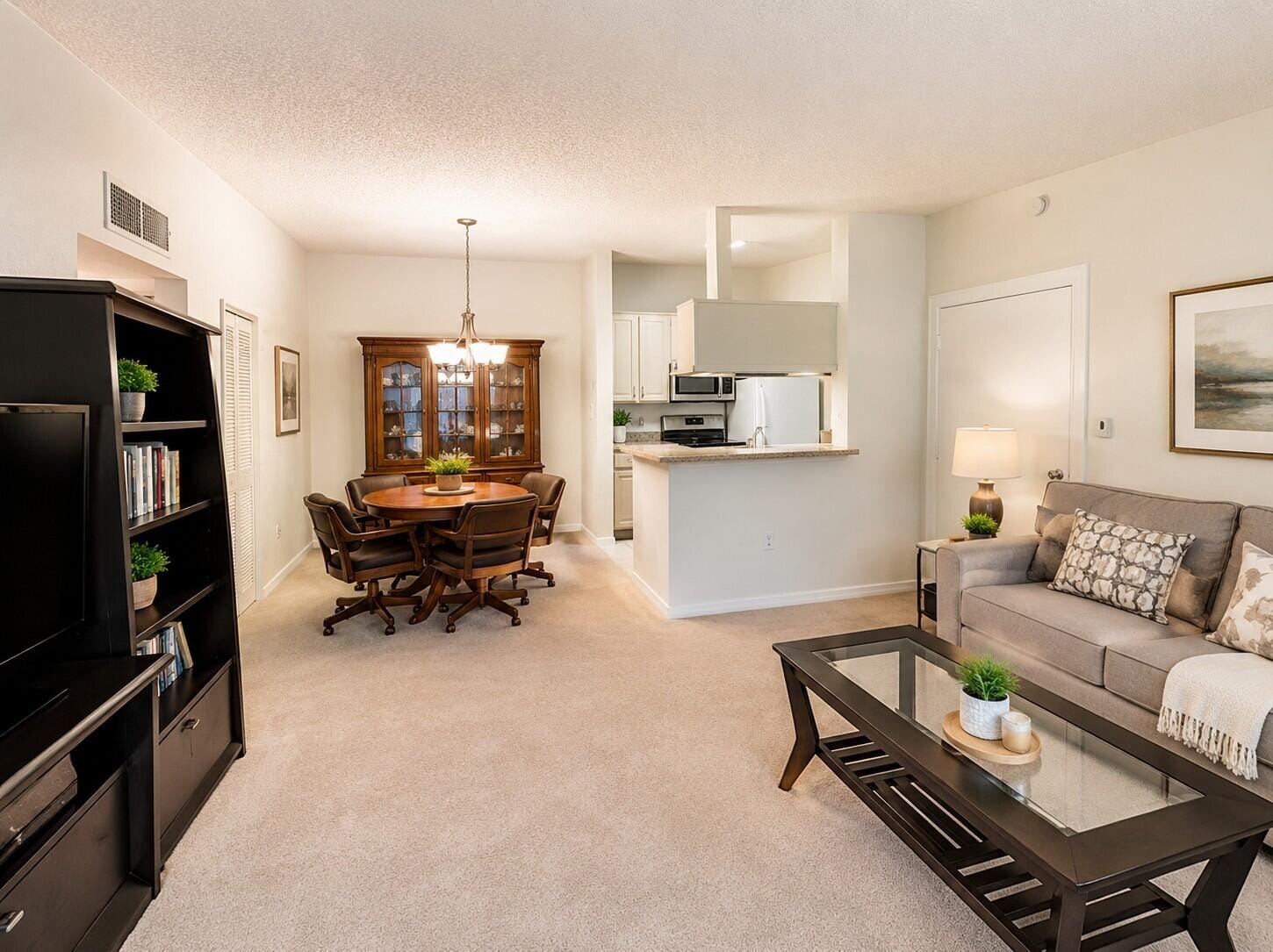 9690 S BELFORT Circle 215 — photo 2