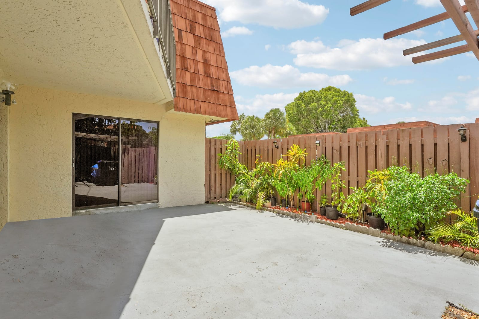 8389 N Coral Circle, North Lauderdale, FL 33068 photo 14